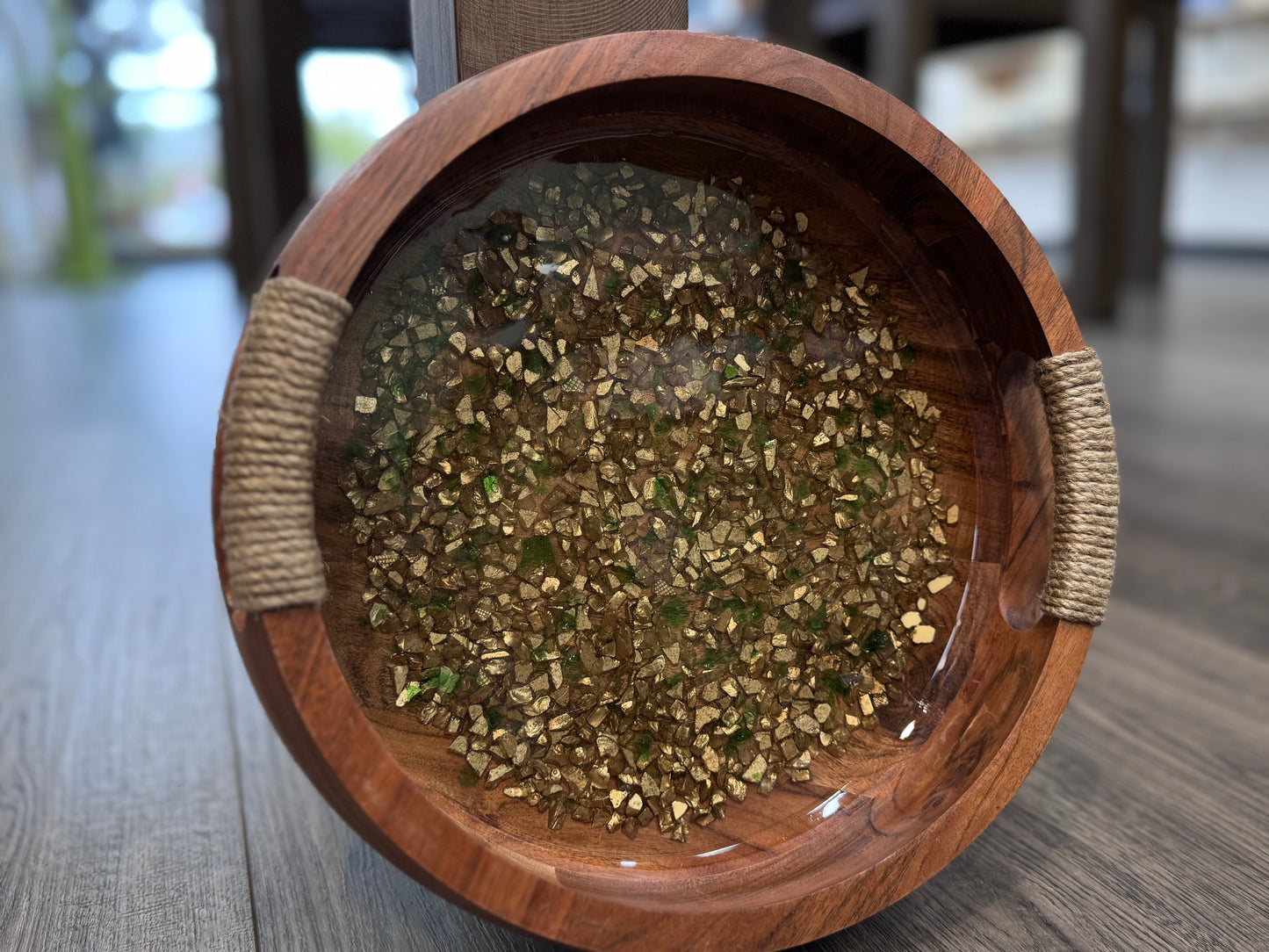 Round  Wooden Bowl with Curshed Class