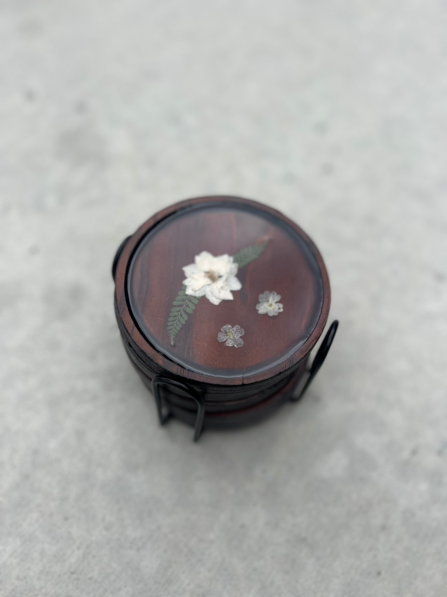 Round Darkwood White Flower Resin Coaster - 5 Pieces